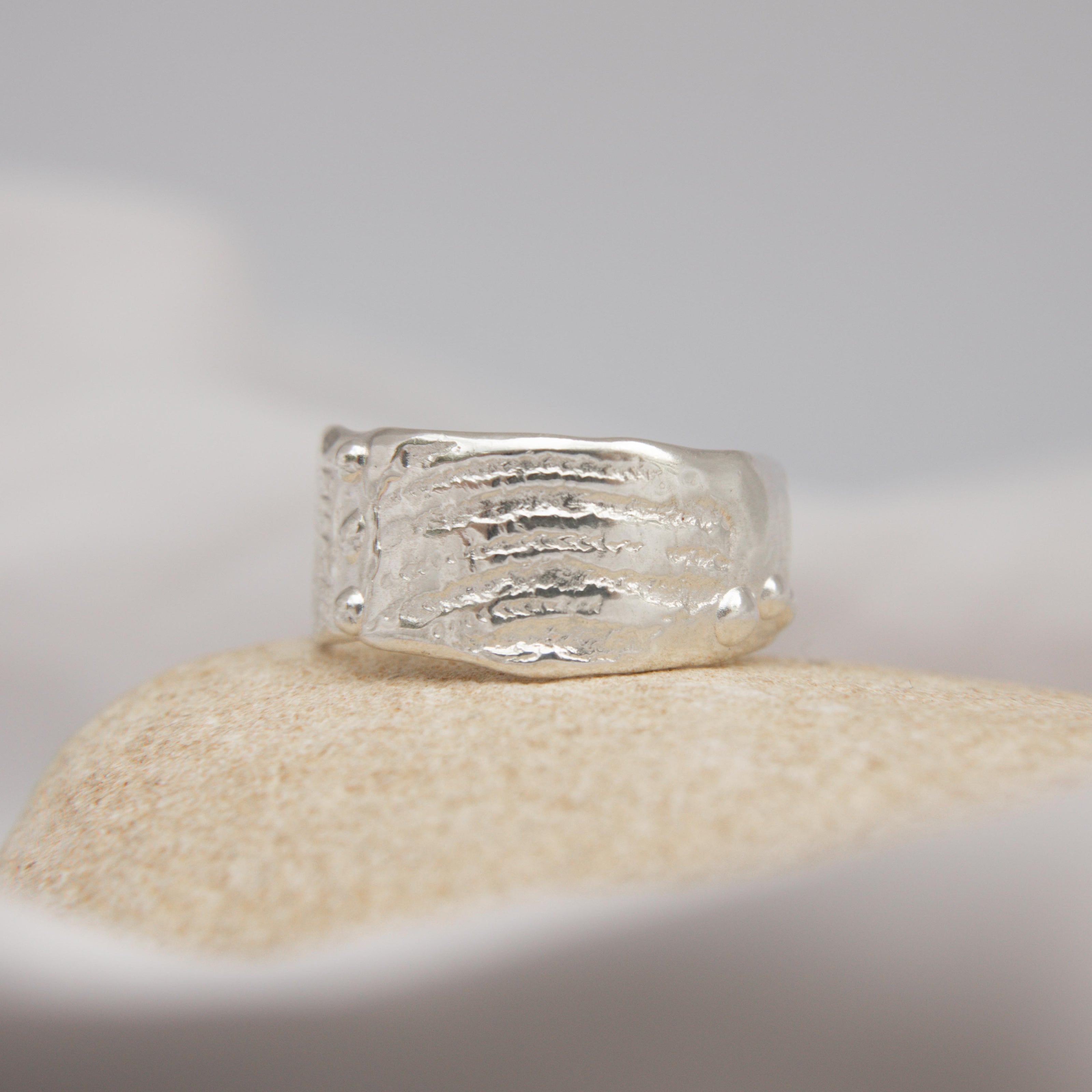 Shellsong Ring Size Q