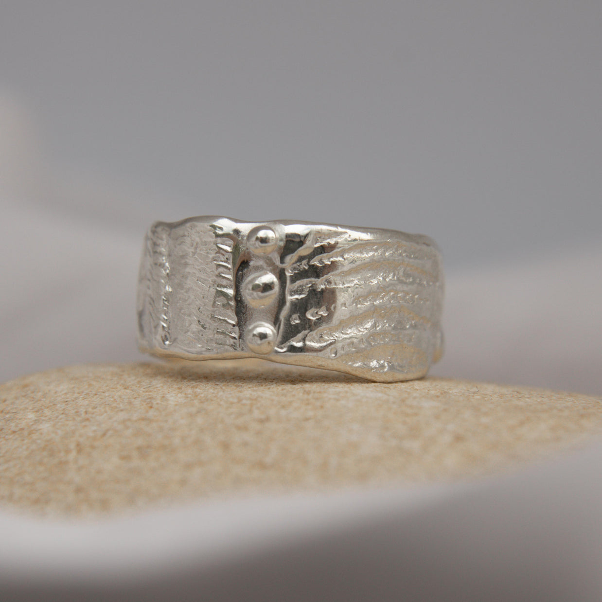 Shellsong Ring Size Q