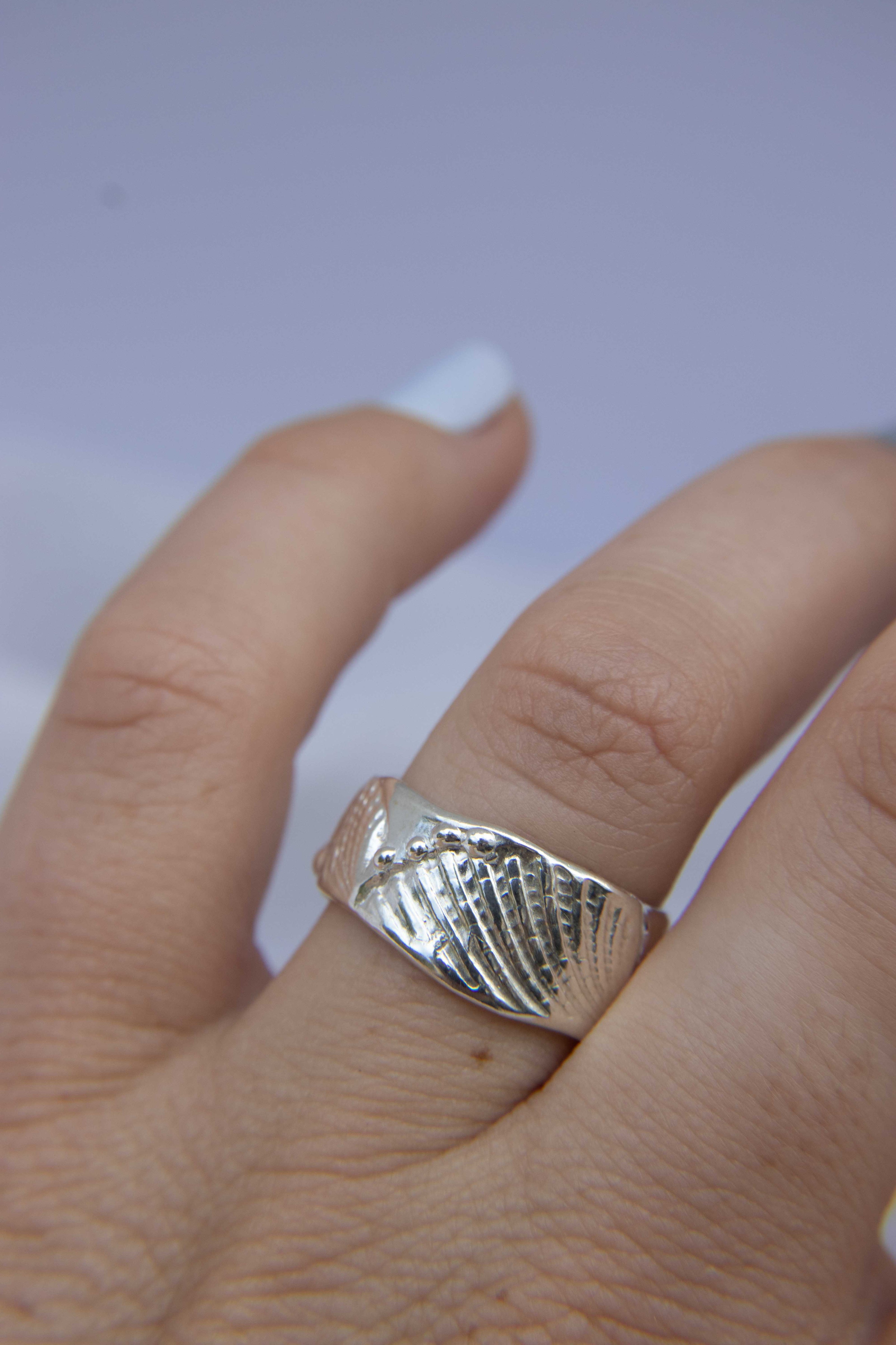 Shellsong Ring Size Q