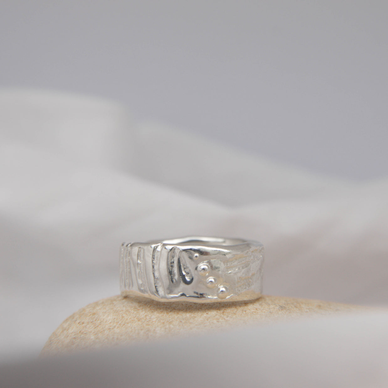 Shellsong Ring Size Q