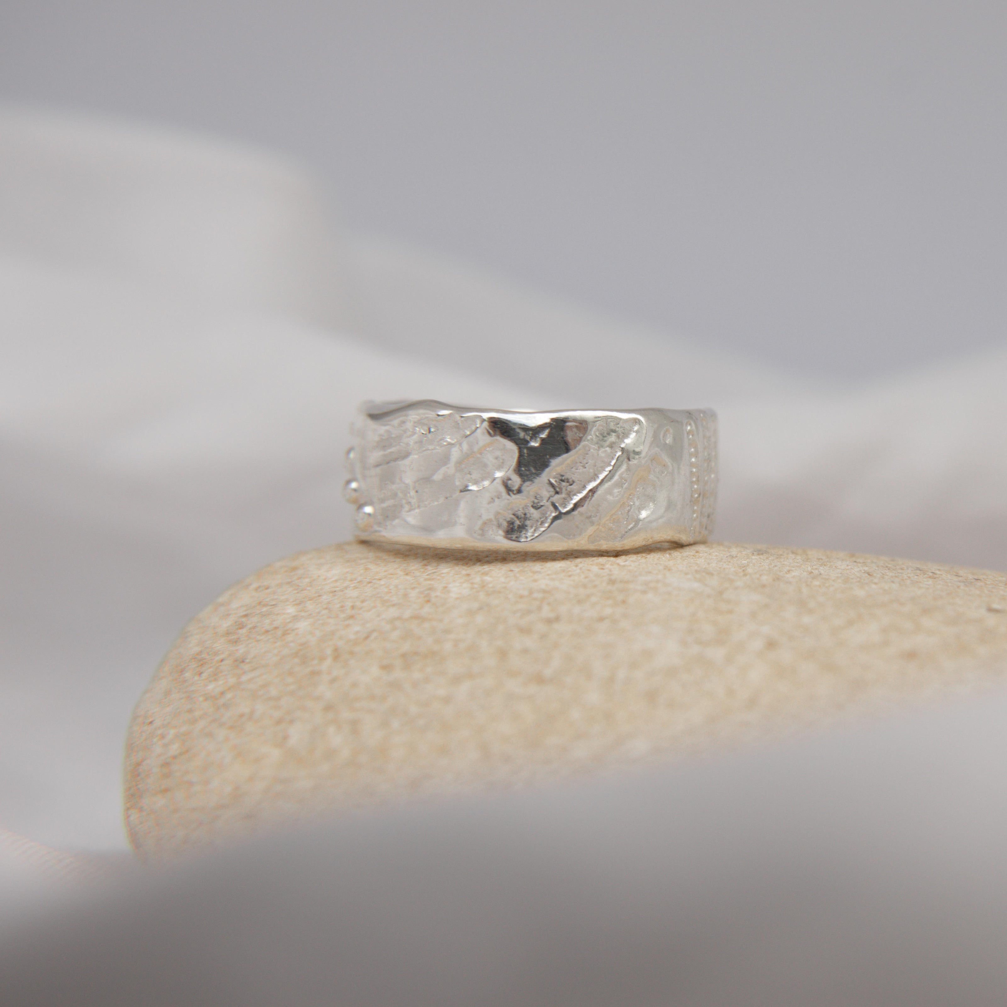 Shellsong Ring Size Q