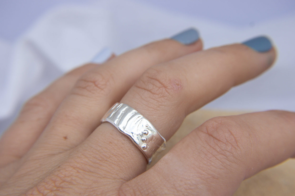 Shellsong Ring Size Q