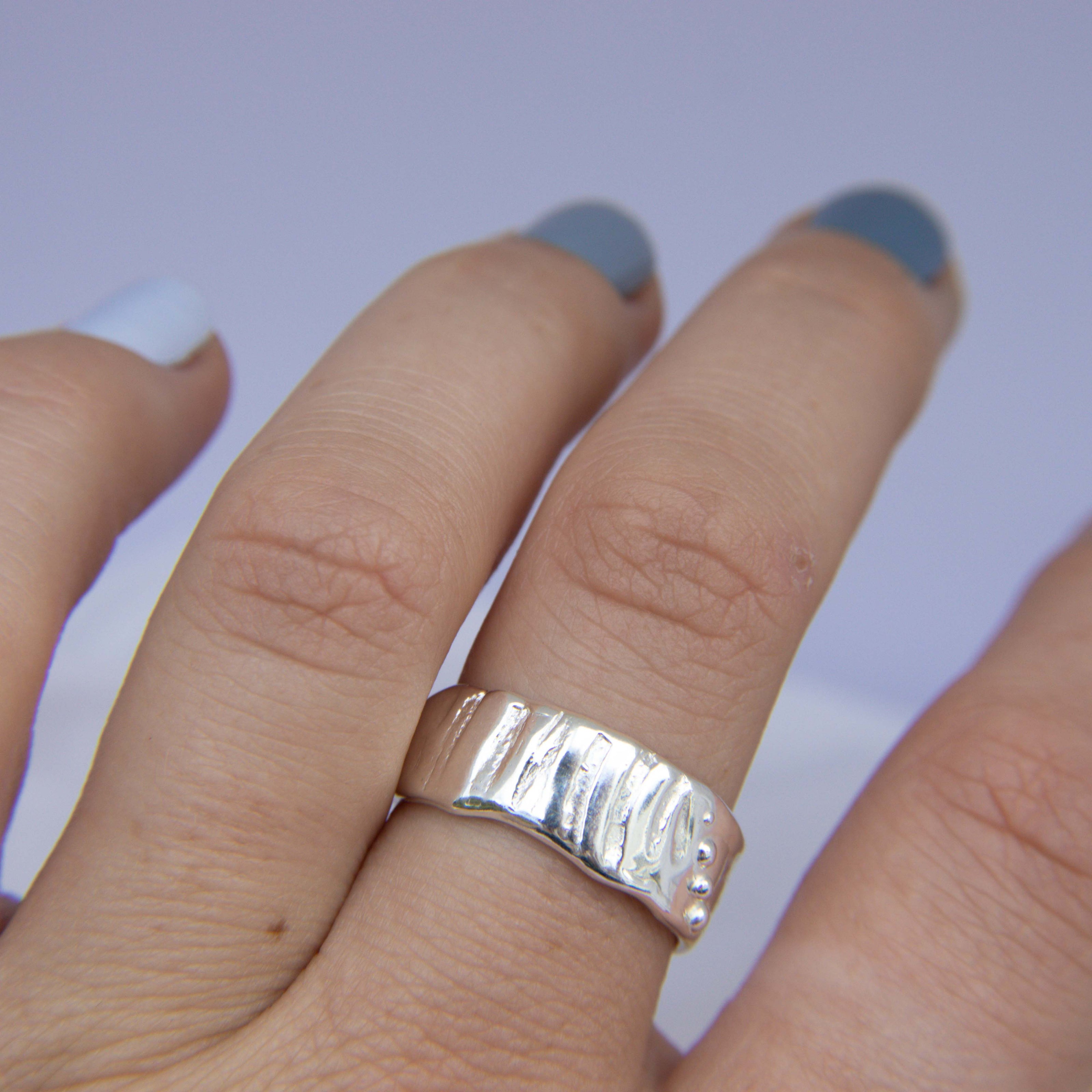 Shellsong Ring Size Q