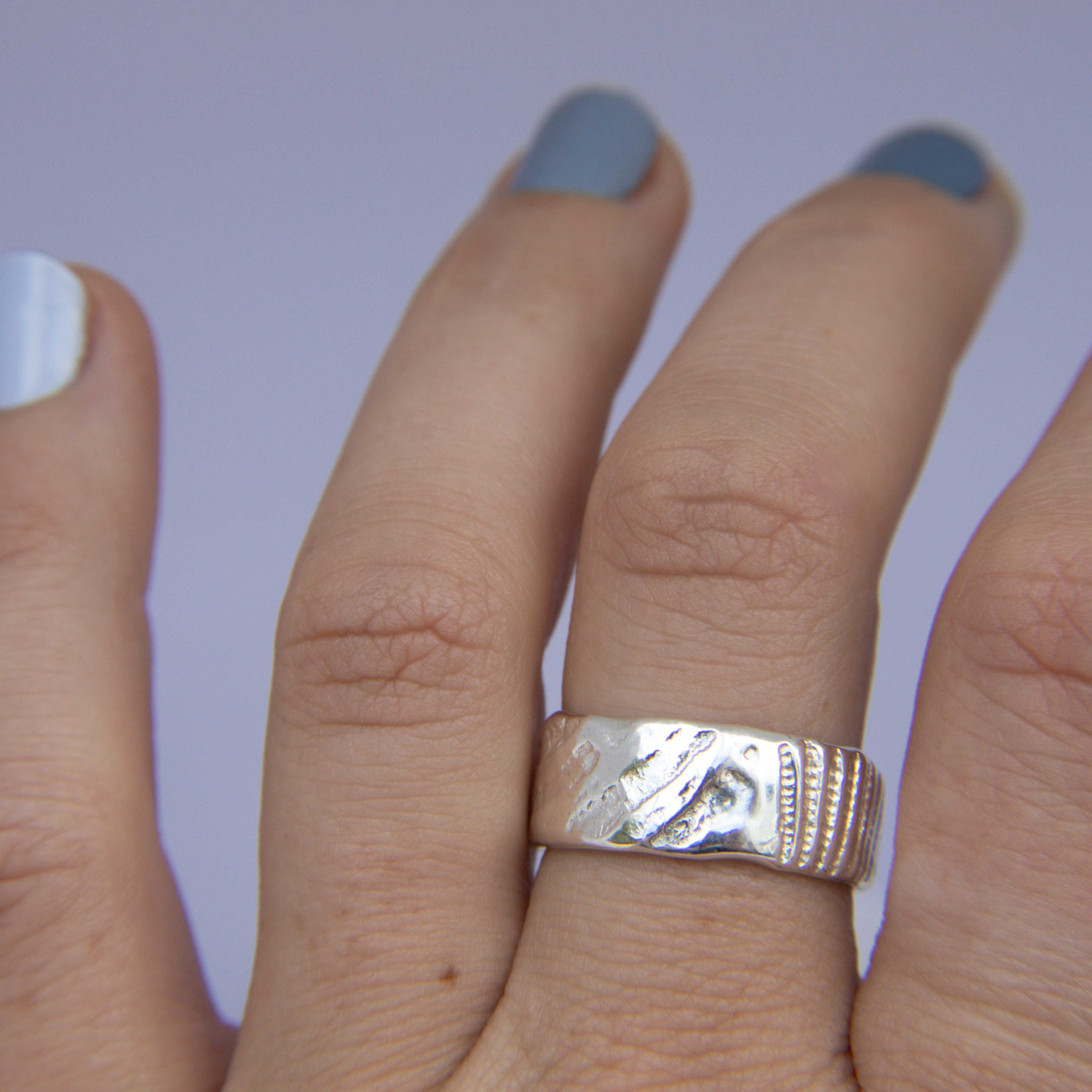 Shellsong Ring Size Q