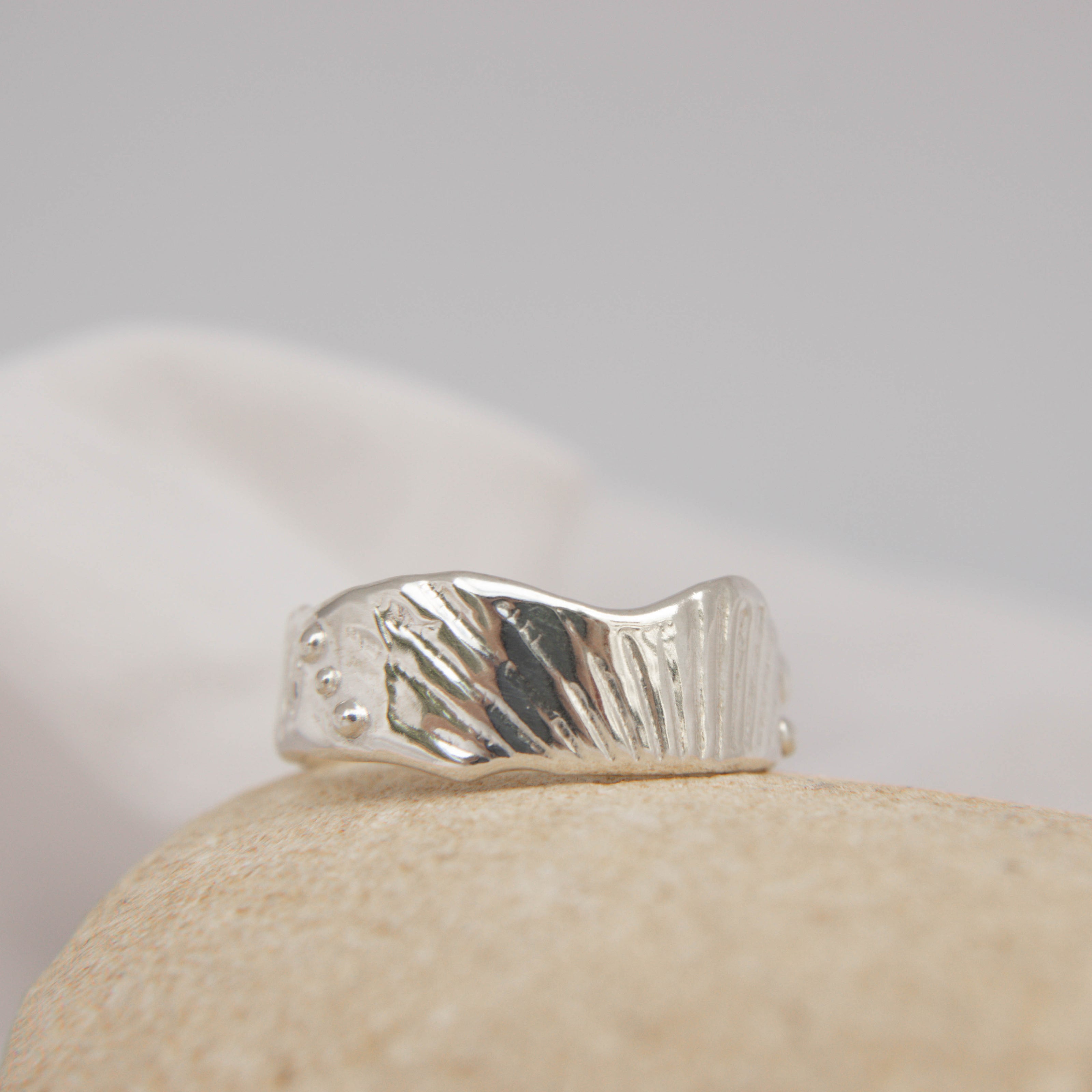 Shellsong Ripple Ring Size V