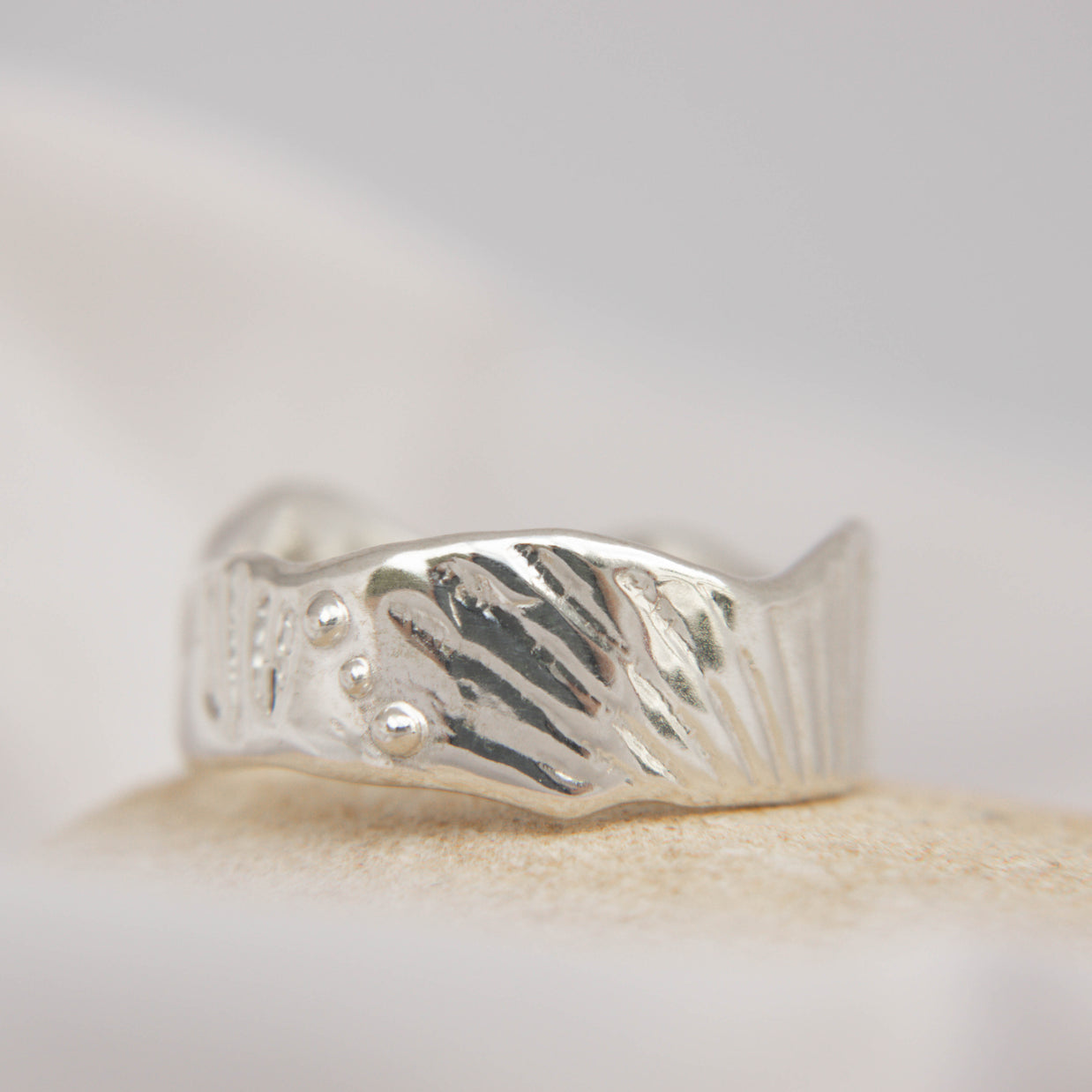 Shellsong Ripple Ring Size V