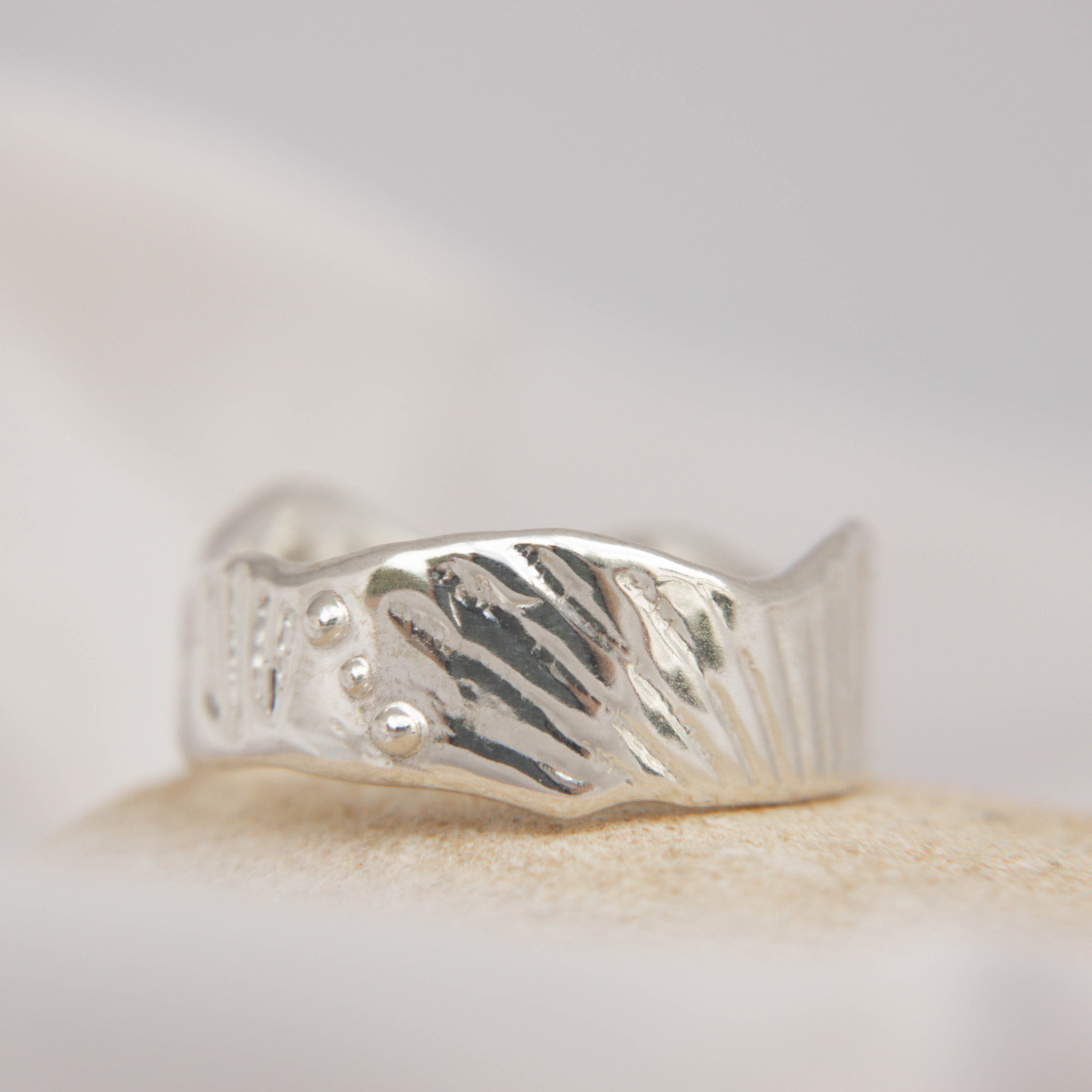 Shellsong Ripple Ring Size V