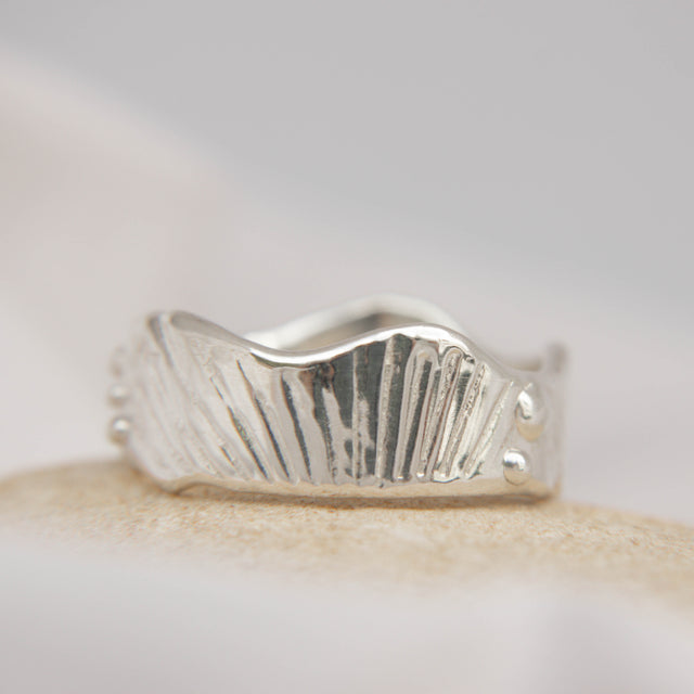 Shellsong Ripple Ring Size V