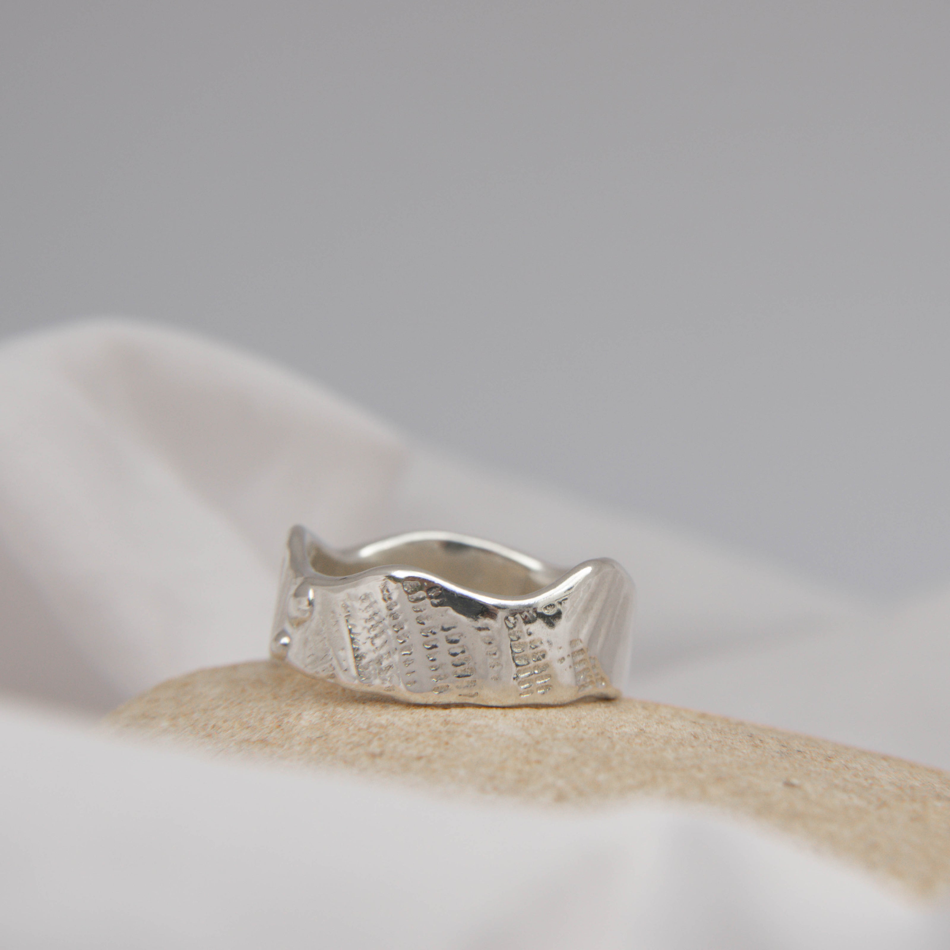 Shellsong Ripple Ring Size V