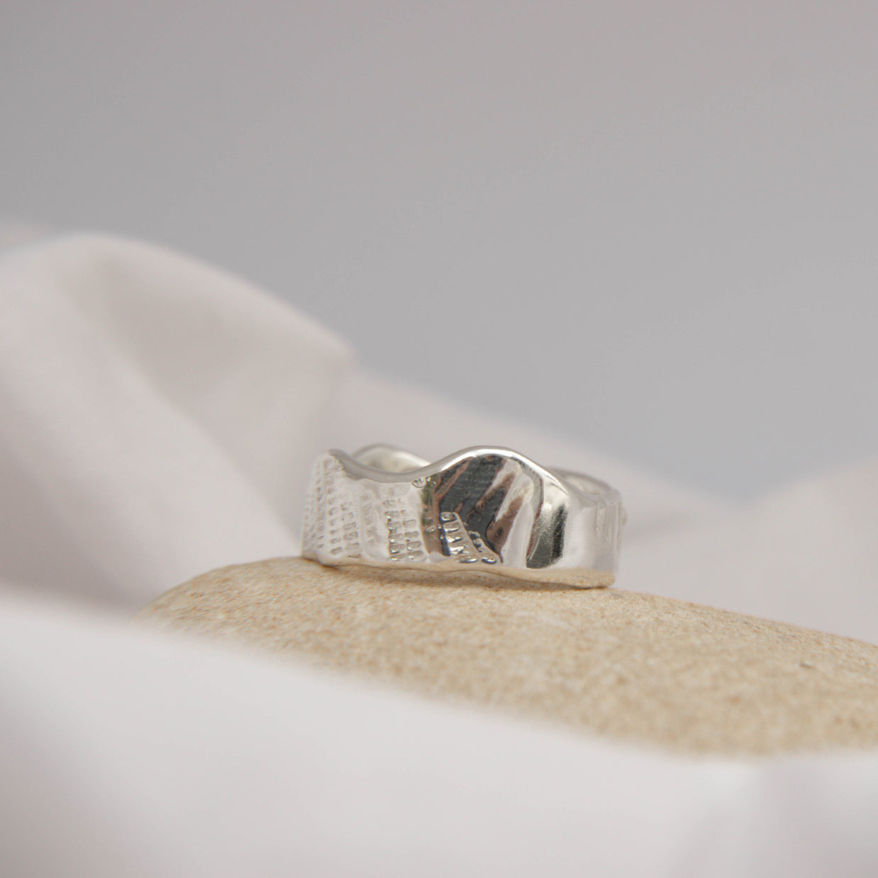 Shellsong Ripple Ring Size V