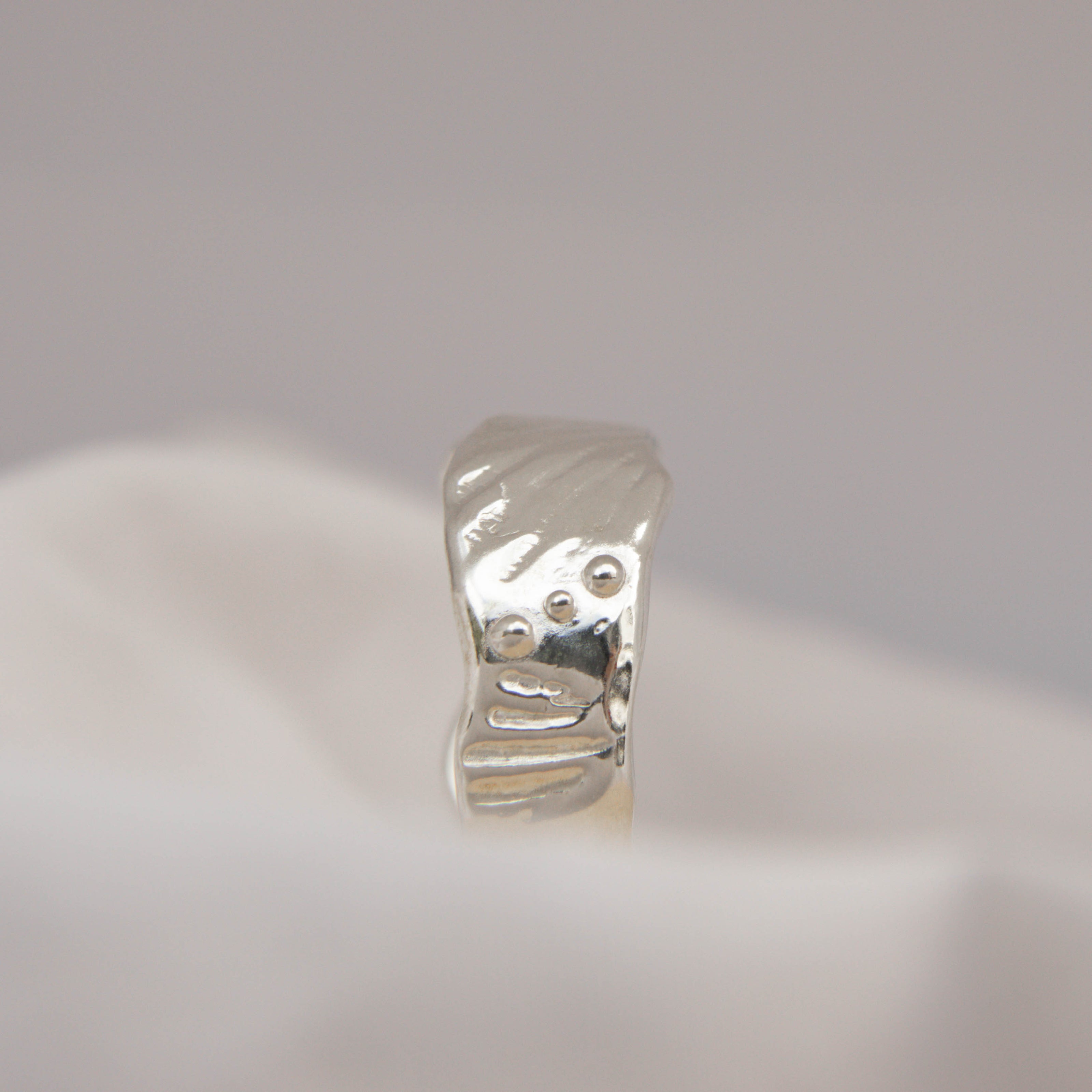 Shellsong Ripple Ring Size V