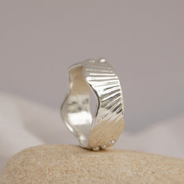Shellsong Ripple Ring Size V