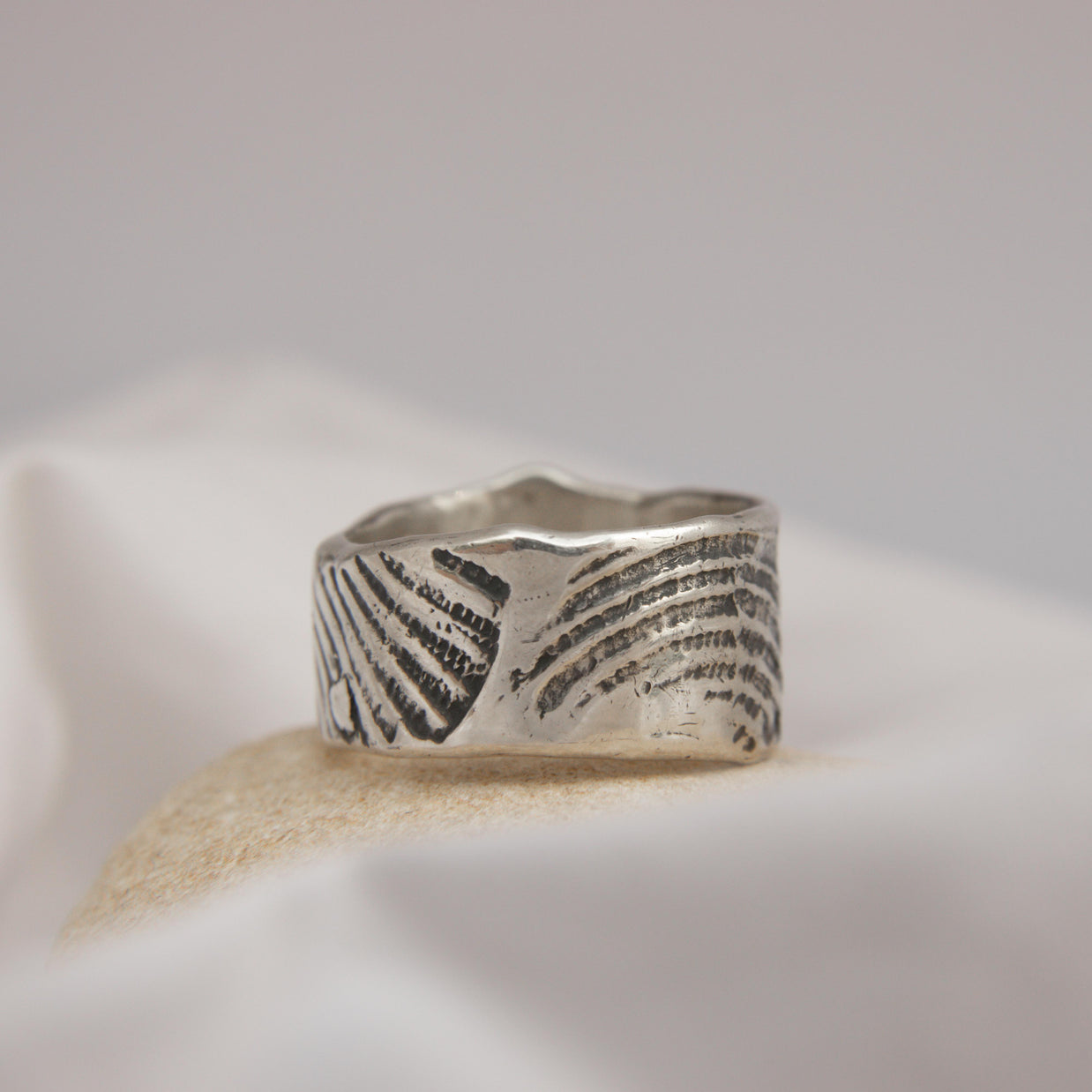 Shellbound rugged Ring Size U