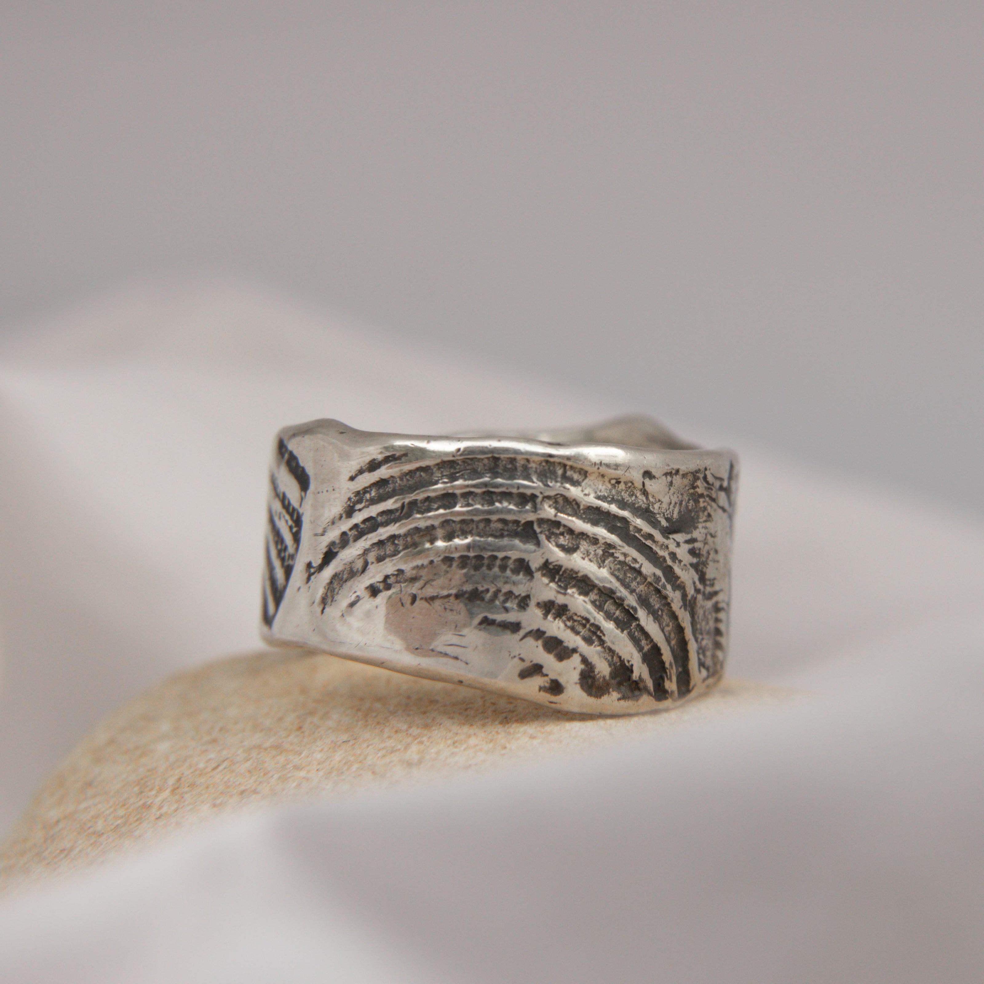 Shellbound rugged Ring Size U