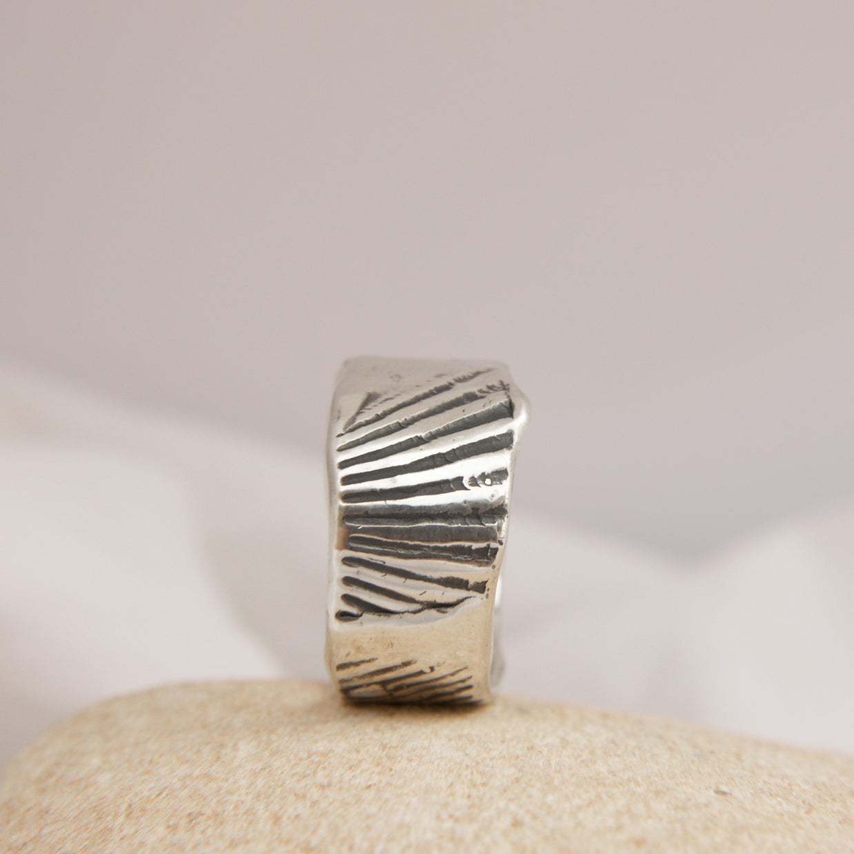 Shellbound rugged Ring Size U