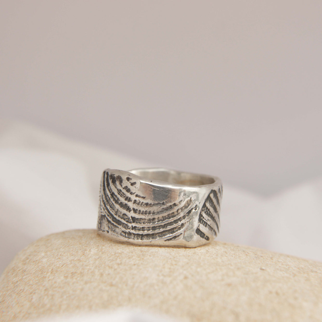 Shellbound rugged Ring Size U