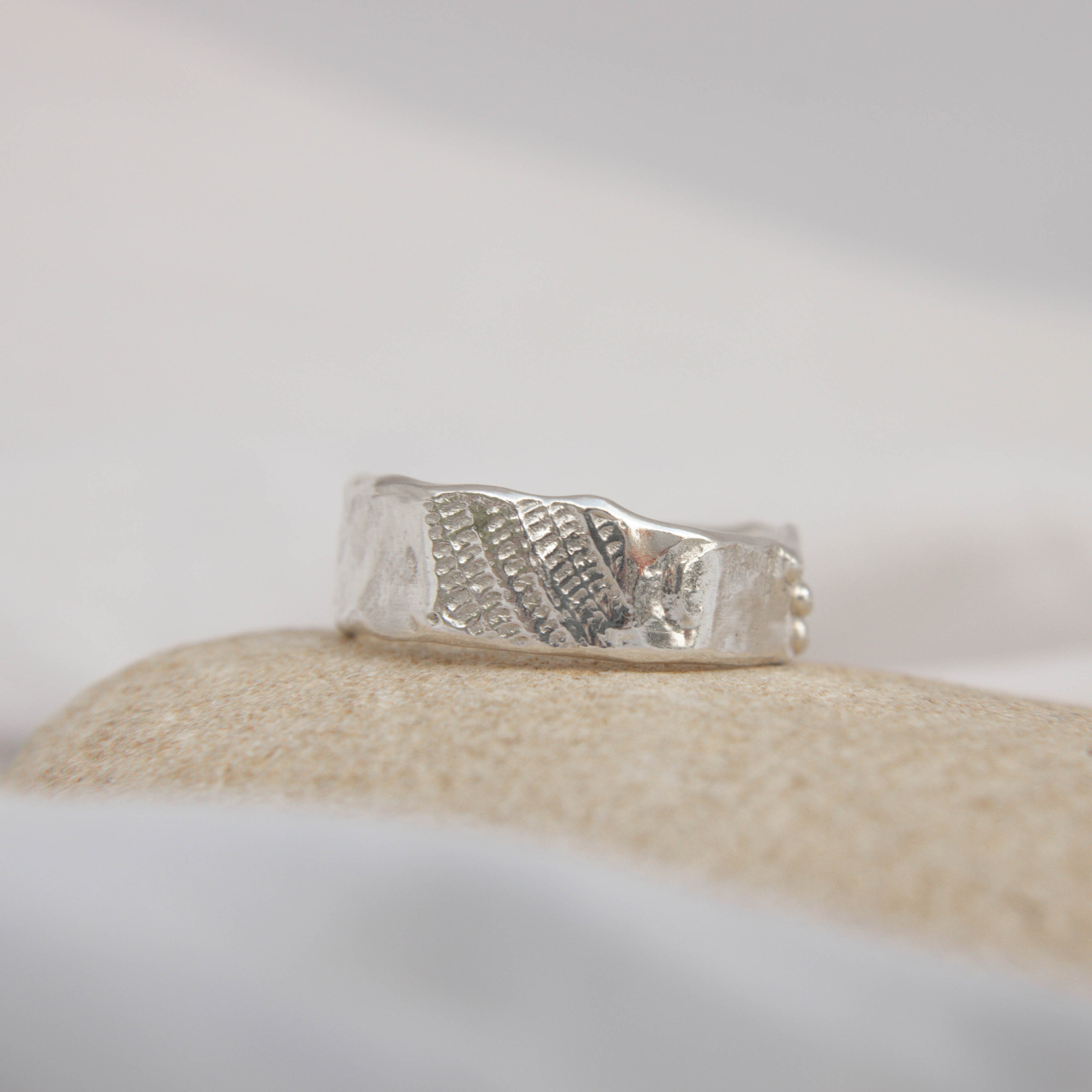 Shellsong Ring Size Q