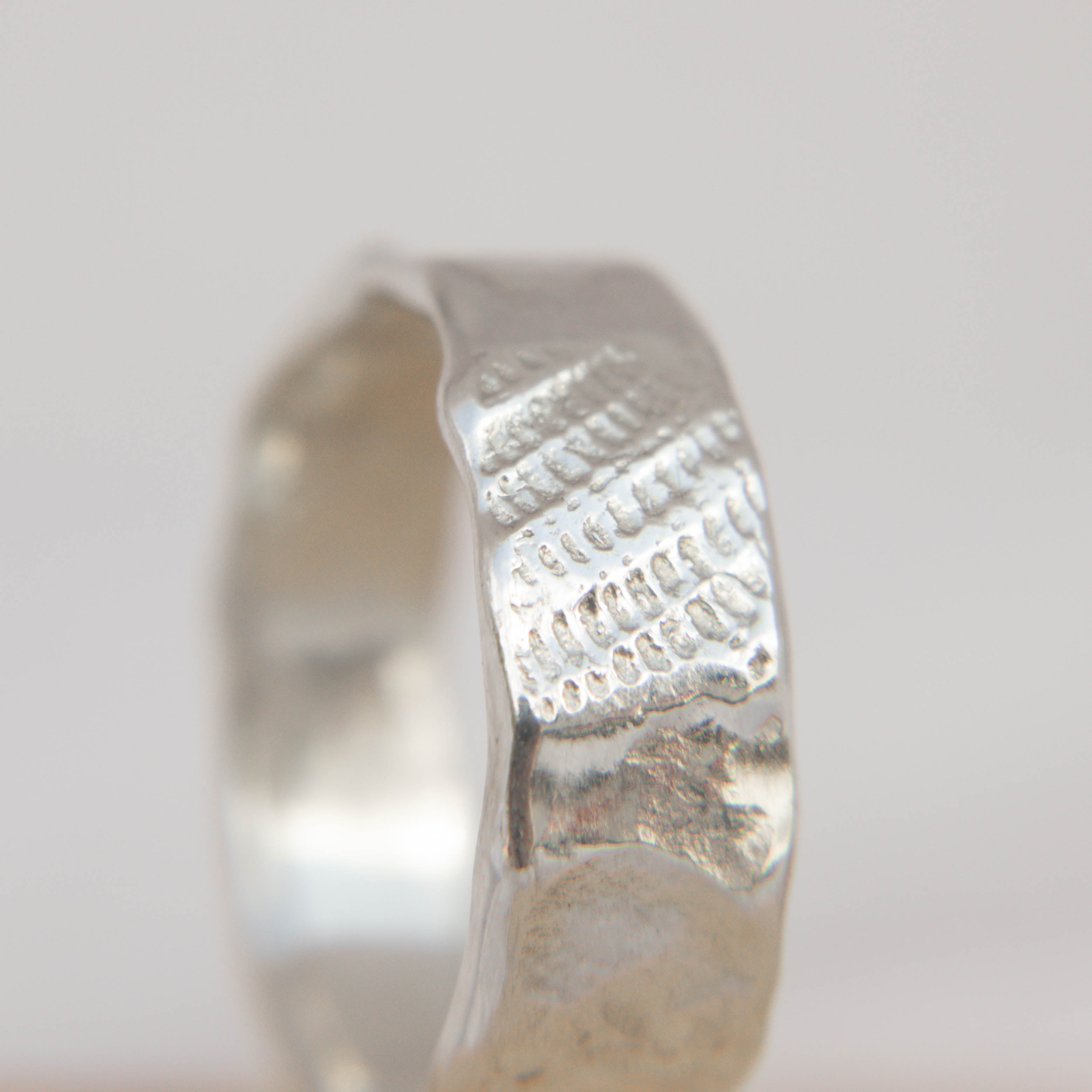 Shellsong Ring Size Q