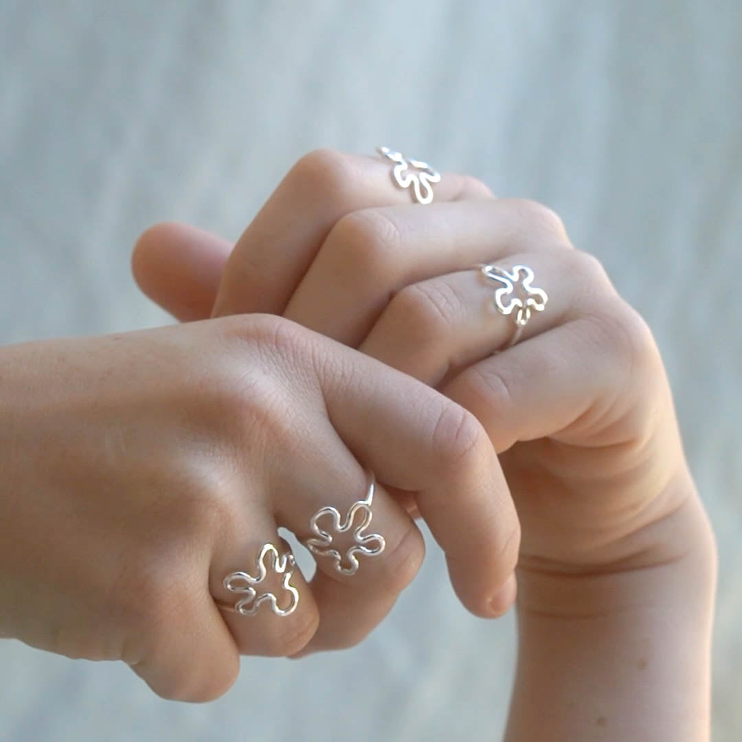 Flower power ring