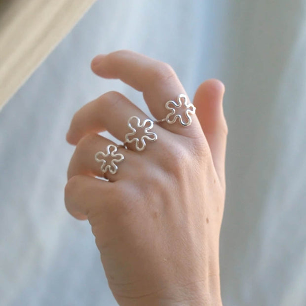 Flower power ring