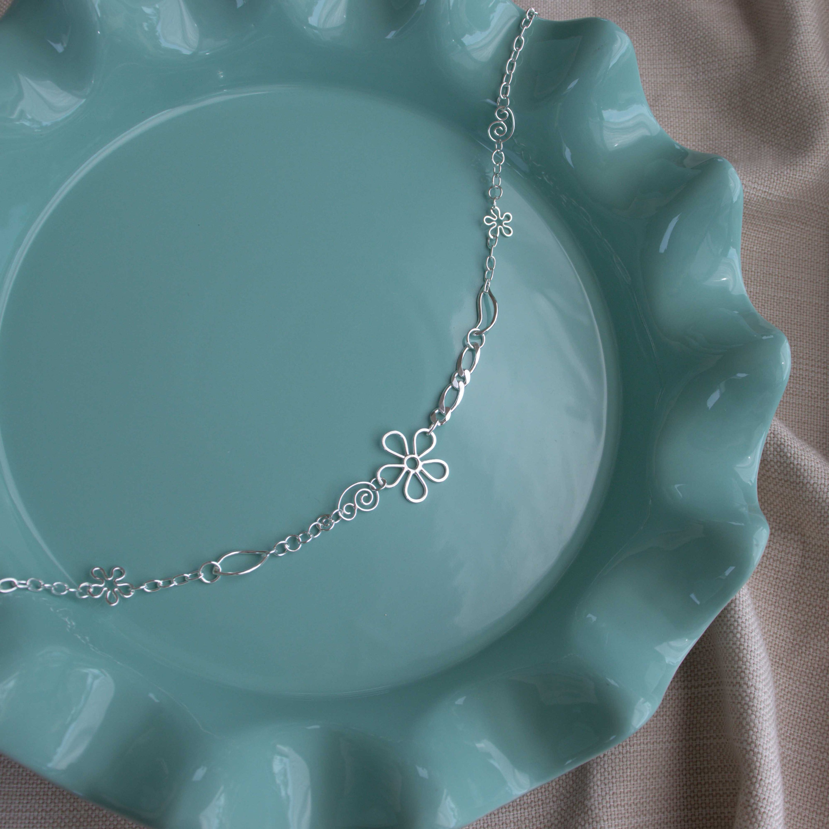 Wild daisy chain Necklace (35-45cm)