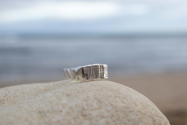 Shellbound Ring Size M