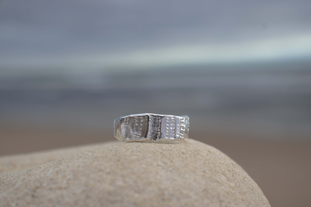 Shellbound Ring Size M