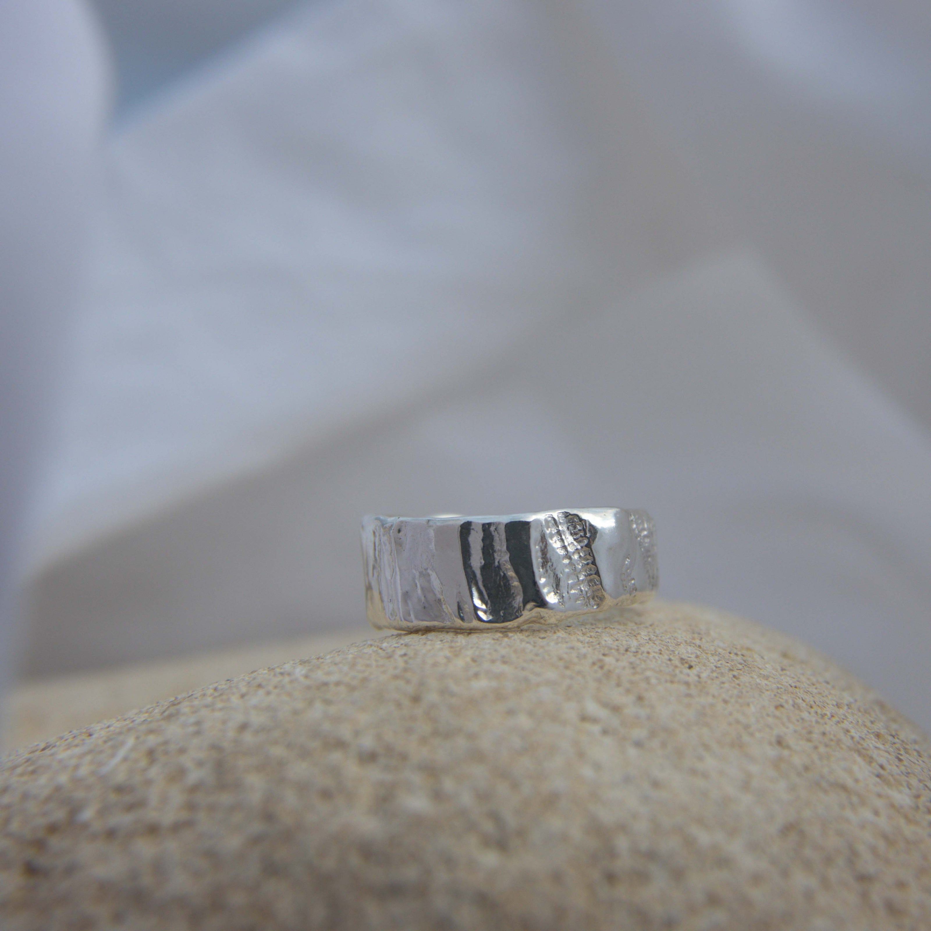 Shellbound Ring Size R