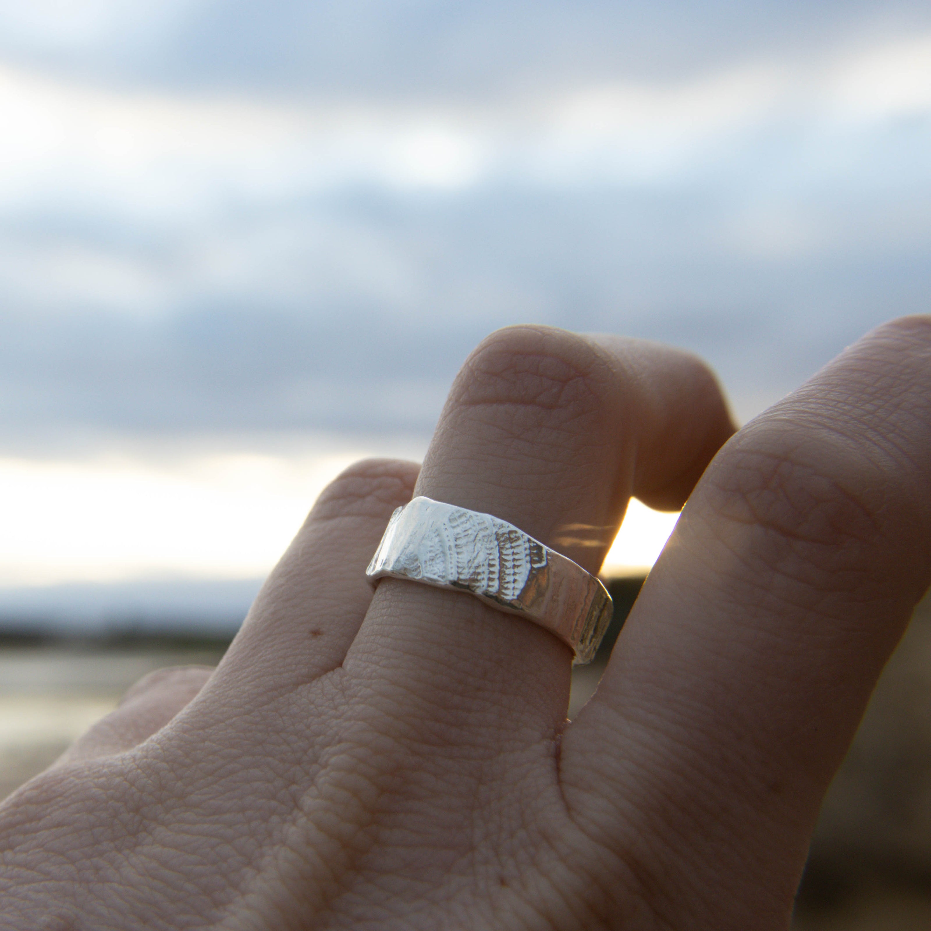 Shellbound Ring Size R