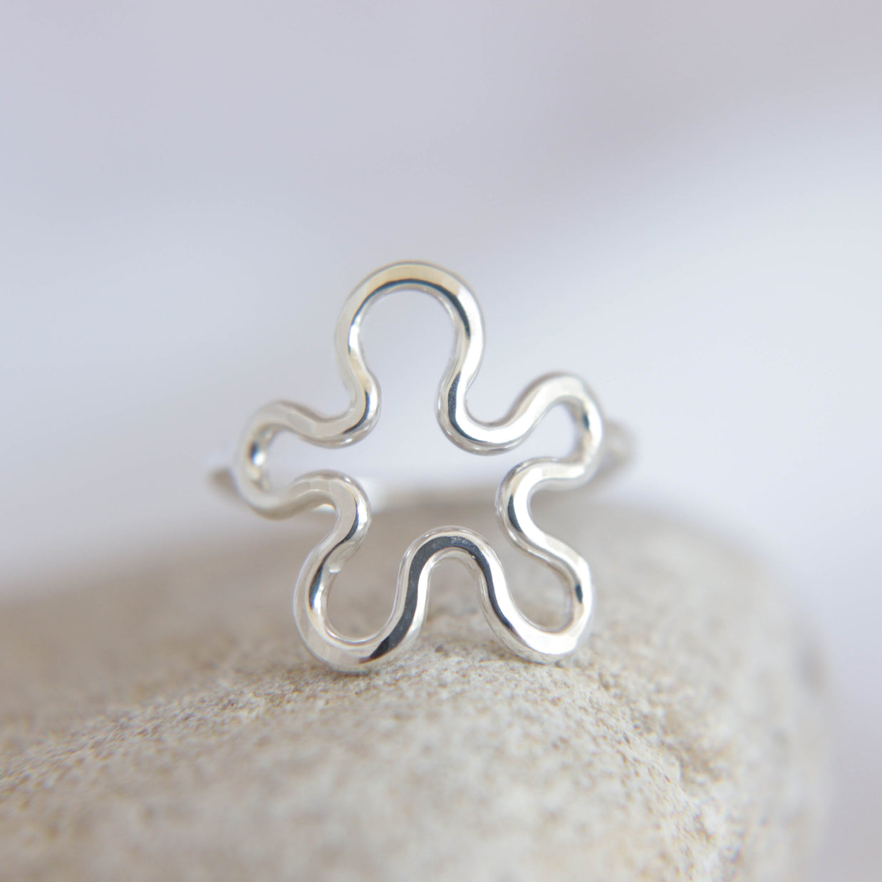 Flower power ring