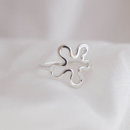 Flower power ring