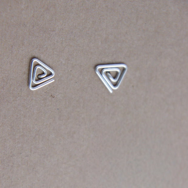Triangle swirl studs