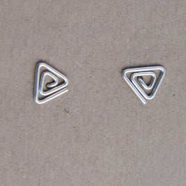 Triangle swirl studs