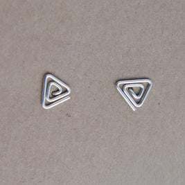 Triangle swirl studs