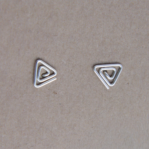 Triangle swirl studs