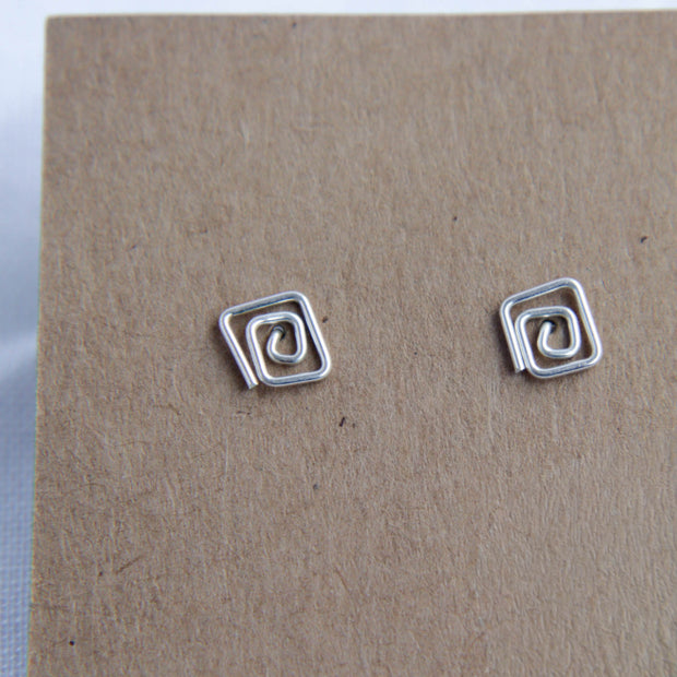 Square swirl studs