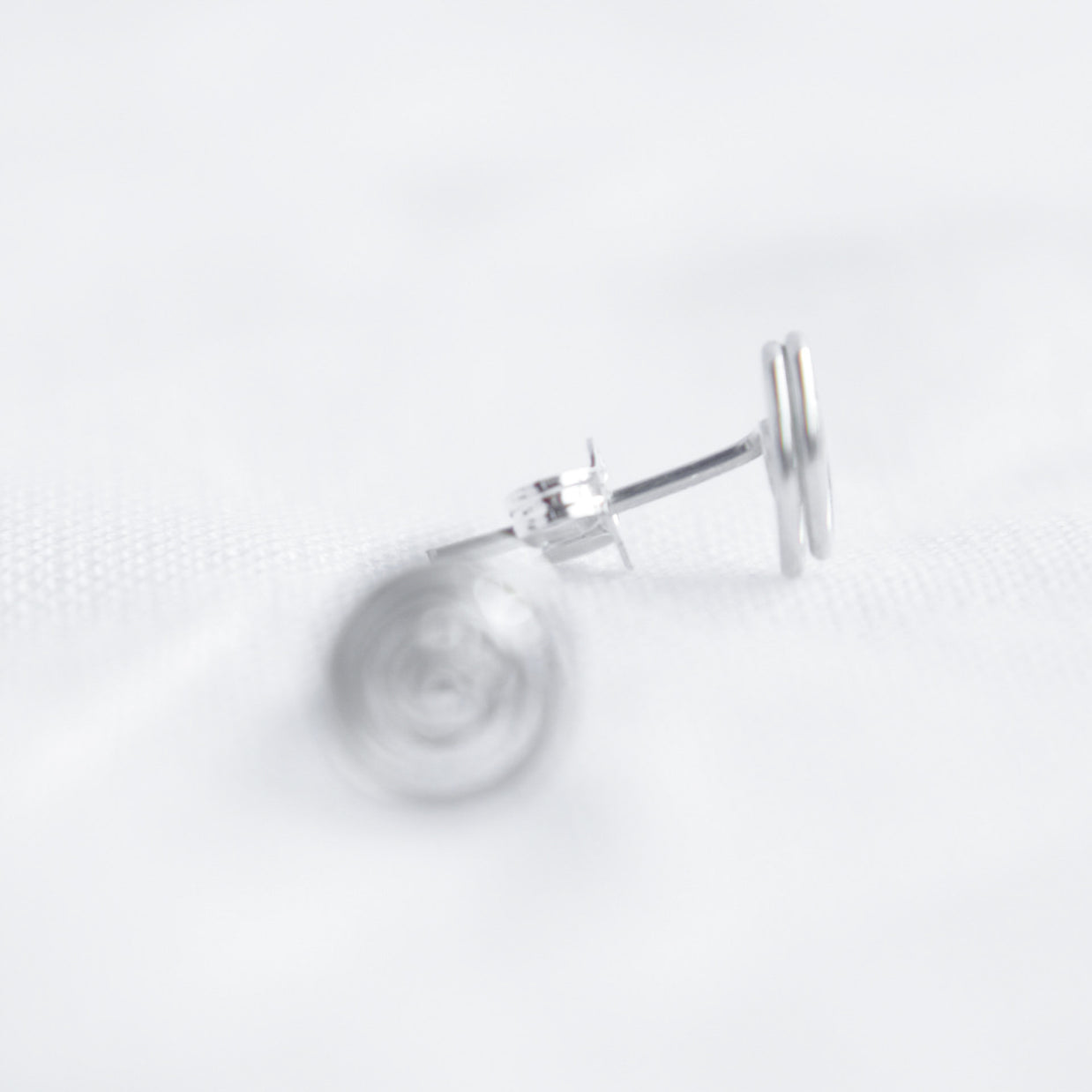 Round spiral studs