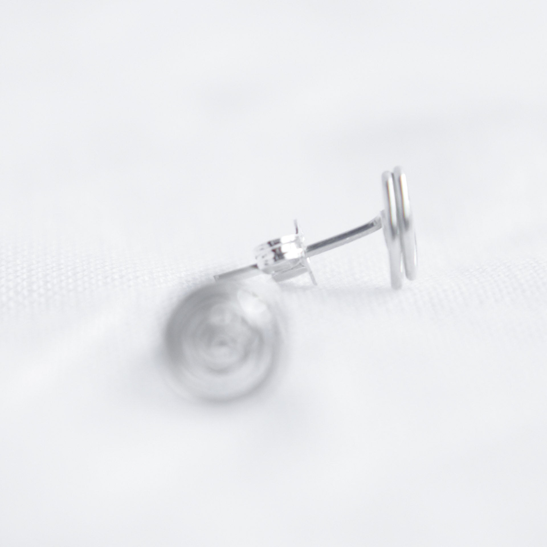 Round spiral studs