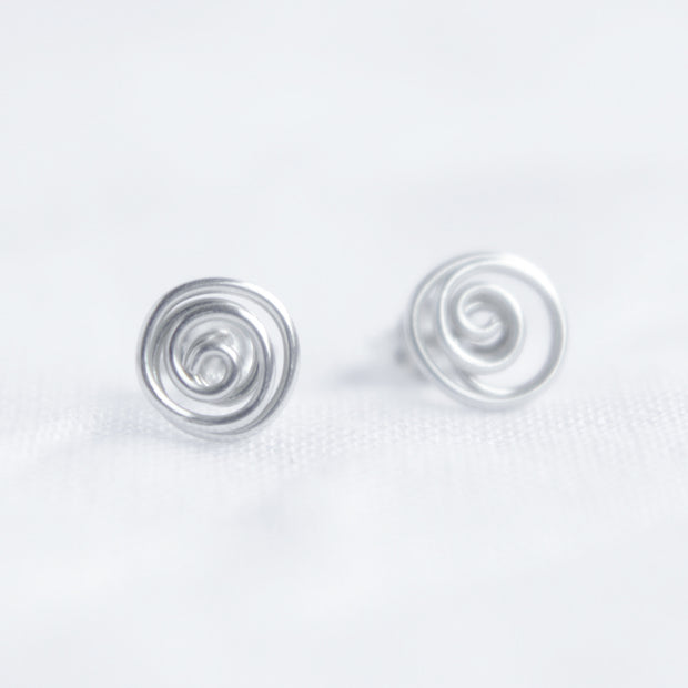 Round spiral studs